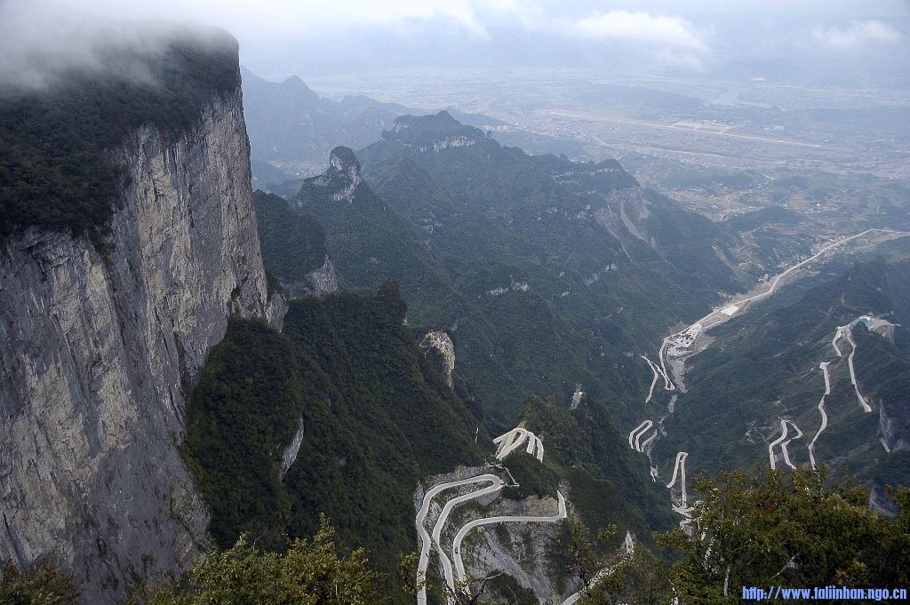 0107tianmenmountainnearzd4.jpg