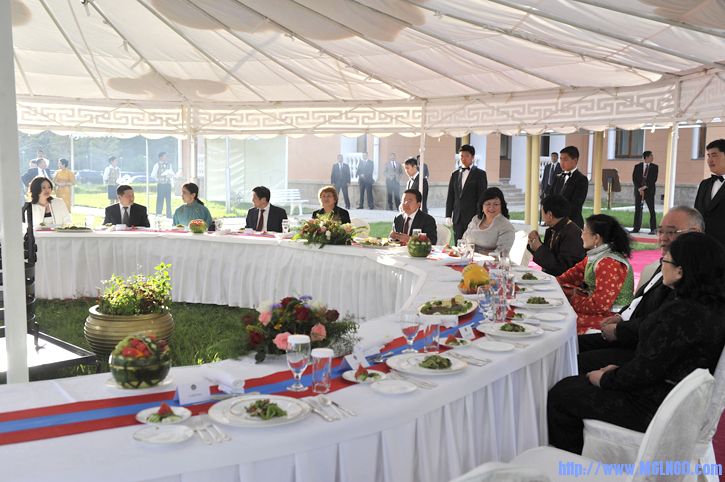 12071101big11.jpg