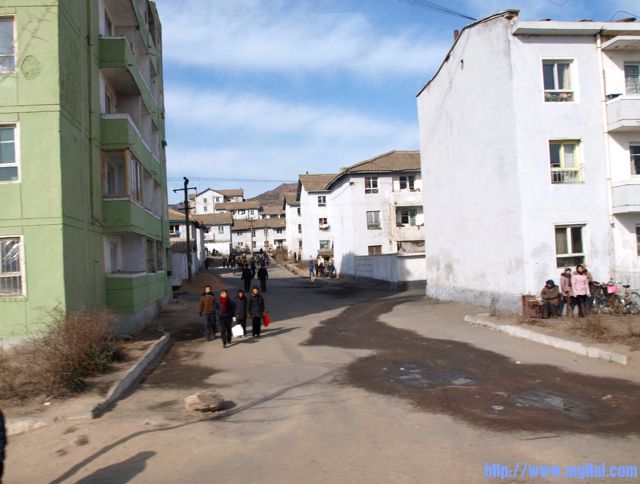 Outside-Pyongyang.jpg